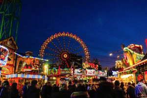 Kermis via Slinger Otto Dickeplein, Grote Markt en Statenplein