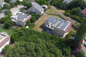 700 zonnepanelen op dak van Deetos/Snel Hal als voorbeeld voor andere stichtingen en verenigingen